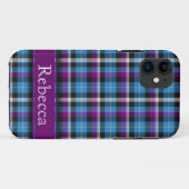 カスタマイズ可能な名前を持つ紫と青のプレイド Case-Mate iPhoneケース (裏面(横))