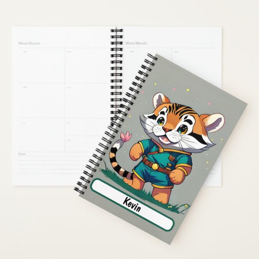 カスタマイズ可能な名前タグを持つボーイスカウトタイガークラブ プランナー手帳 (ディスプレー)