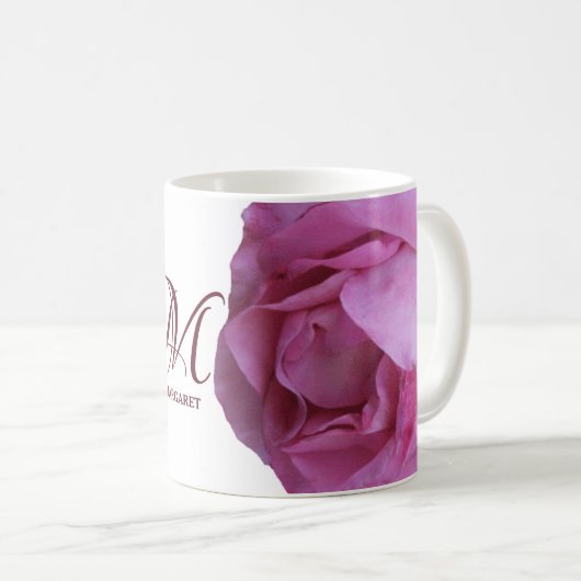 カスタマイズ可能な名前マーガレットかわいらしピンクのバラおもしろい コーヒーマグカップ (正面右)