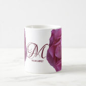 カスタマイズ可能な名前マーガレットかわいらしピンクのバラおもしろい コーヒーマグカップ (中央)