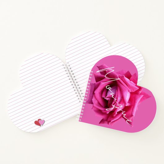 カスタマイズ可能な名前 モニーク フラワープリントの可愛いピンクのバラ ノートブック (内部)