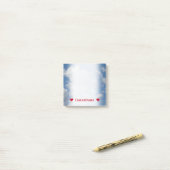 カスタマイズ可能な名前 + 白いですか灰色の雲および青空 ポストイット (デスク上)