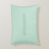 カスタマイズ可能な名前"Snuggles" seafooam mint green アクセントクッション (正面(垂直))