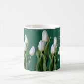 カスタマイズ可能な名前Aby white tulip flowers green コーヒーマグカップ (中央)