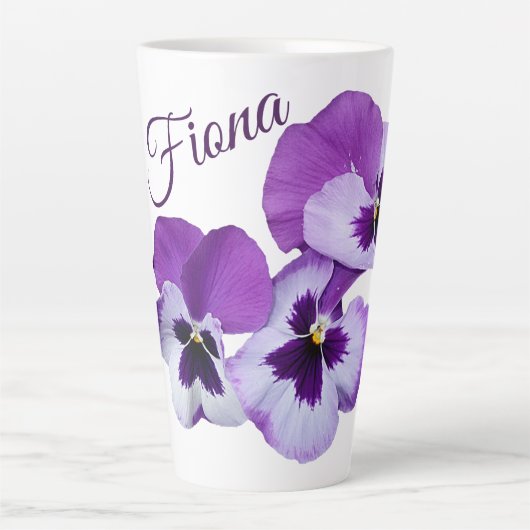 カスタマイズ可能な名前Fiona purple pansy flowersおもしろい カフェラテマグ (正面)