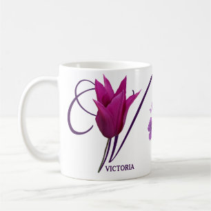 カスタマイズ可能な名前Victoriaモノグラムかわいらしフローラ コーヒーマグカップ