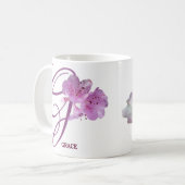 カスタマイズ可能な恵み名かわいらしピンクの花フローラ コーヒーマグカップ (正面左)
