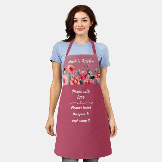 カスタマイズ可能な愛で作られる エプロン (着用した状態)