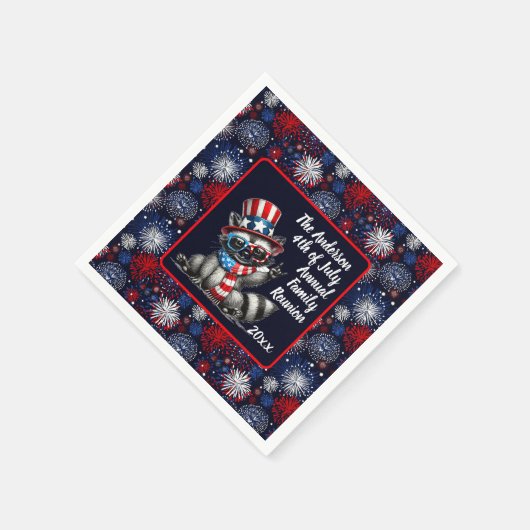 カスタマイズ可能な愛国的なラクーン7月4日パーティー スタンダードカクテルナプキン (角)