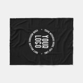 カスタマイズ可能な文字とアップロードしたロゴまたはイメージ フリースブランケット (正面(横))