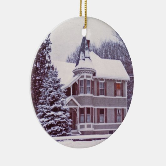 カスタマイズ可能な文字の背部が付いている古くビクトリアンな家 セラミックオーナメント (右)