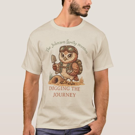 カスタマイズ可能な旅の思い出に - モグラフクロウの冒険 Tシャツ (正面)