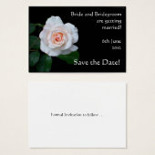 カスタマイズ可能な日付カードの保存、ピンクのローズブド (正面&裏面)