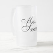 カスタマイズ可能な曇らされたビールのジョッキの結婚祝い夫人 フロストグラスビールジョッキ (正面左)