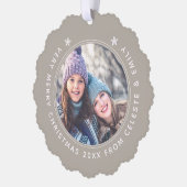 カスタマイズ可能な母の娘Taupeメリークリスマス オーナメントカード (左)