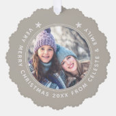 カスタマイズ可能な母の娘Taupeメリークリスマス オーナメントカード (正面)