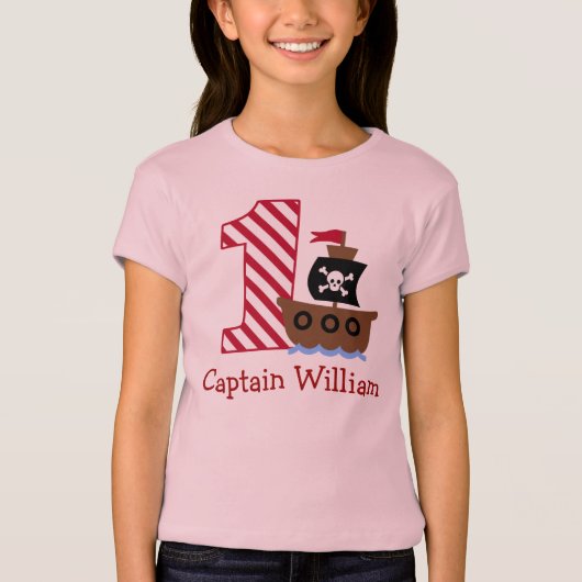 カスタマイズ可能な海賊の最初の誕生日シャツ1年 ベビーTシャツ (正面)