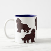 カスタマイズ可能な漫画の茶色のnewfoundland ツートーンマグカップ (左)