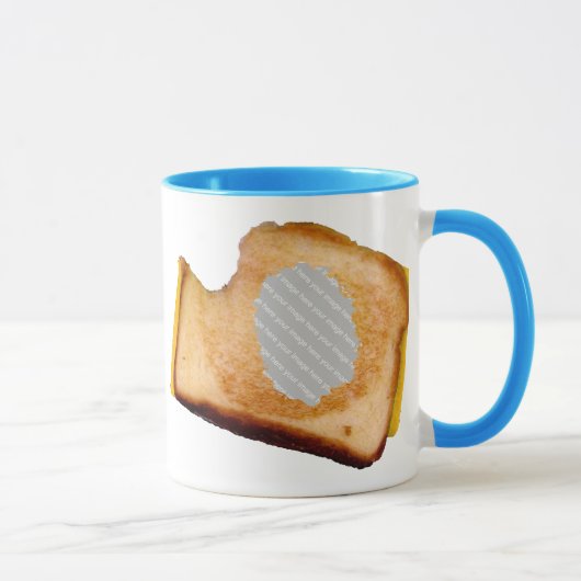カスタマイズ可能な焼かれたチーズサンドイッチ マグカップ (右)