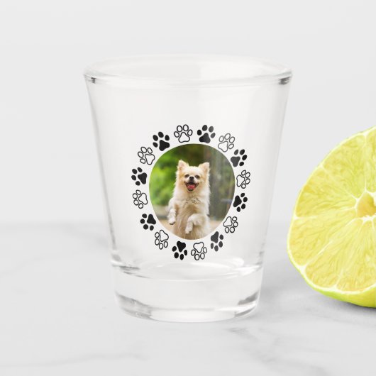 カスタマイズ可能な犬の肖像画の犬 ショットグラス (正面)