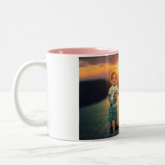 カスタマイズ可能な独自のカスタム家族の写真を作成 ツートーンマグカップ (左)