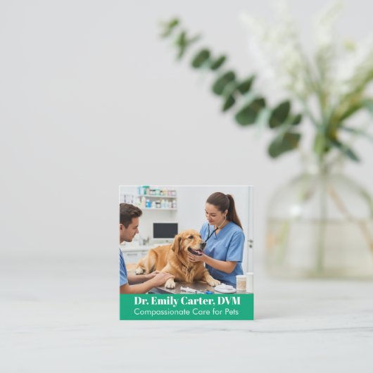 カスタマイズ可能な獣医の名刺 – QRコード スクエア名刺 (スタンド正面)