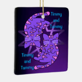 カスタマイズ可能な紫色のジェミニレトロネオンキテンス セラミックオーナメント (右)