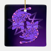 カスタマイズ可能な紫色のジェミニレトロネオンキテンス セラミックオーナメント (裏面)