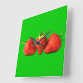 カスタマイズ可能な背景イチゴの壁掛け スクエア壁時計 (傾斜)