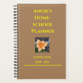 カスタマイズ可能な週次/月次ホームスクール プランナー手帳 (正面)