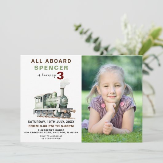 カスタマイズ可能な鉄道をテーマにした誕生日写真招待状 招待状 (スタンド正面)