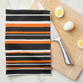 カスタマイズ可能な黒、オレンジ、および白のストライプ キッチンタオル (四つ折り)