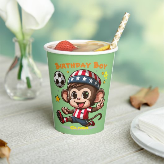 カスタマイズ可能な かわいい幸せなサル サッカー選手 紙コップ (インサイチュ)