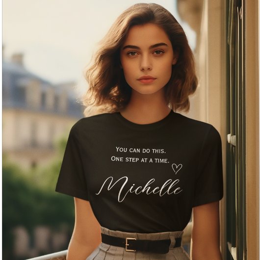 カスタマイズ可能な「やり遂げられる」ミニマリスト名言Tシャツ Tシャツ