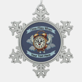 カスタマイズ可能な「タイムフライ時」飛んでいる時計 スノーフレークピューターオーナメント