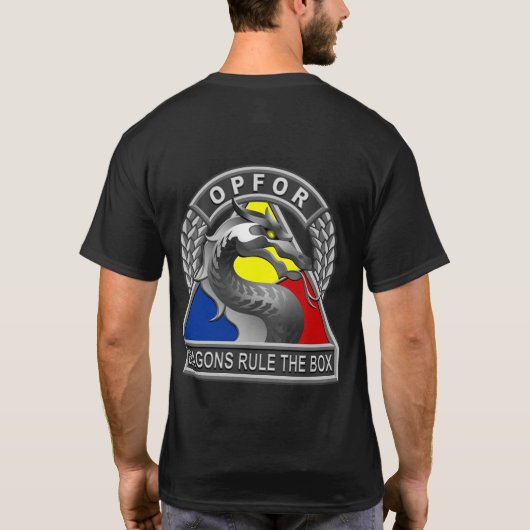 カスタマイズ可能なOPFOR Armor Tシャツ (裏面)