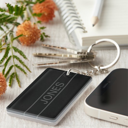 カスタマイズ可能文字 |黒はっきりしたモダンと濃いグレー キーホルダー (正面右)