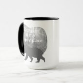 カスタマイズ可能"キャンプは私の幸せな場所マグカップ マグカップ (正面左)