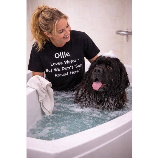 カスタマイズ可能 犬の名前 水遊びは好きでもお風呂は嫌い Tシャツ