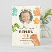 カスタマイズ淡い色の可能な黄色の恐竜の写真誕生日 招待状 (スタンド正面)