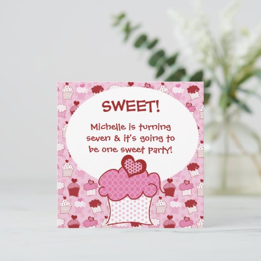 カスタマイズ甘いカップケーキの誕生日の招待 招待状 (スタンド正面)