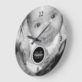 カスタマイズ白黒写真モノグラム ラージ壁時計 (傾斜)