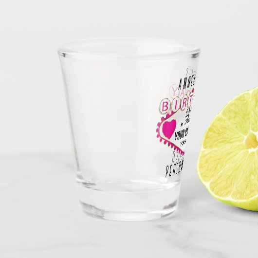 カスタマイズ誕生日 – ベガススタイル – ピンク ショットグラス (左)