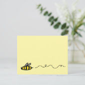 カスタマイズ飛んでいる可能な漫画ビー ポストカード (スタンド正面)