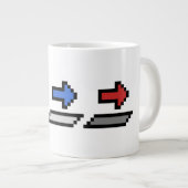 カスタマイズ!- 6、10、または20 oz。（3つの矢印）マグカップ ジャンボコーヒーマグカップ (正面右)