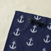 カスタムいかり航海のバスルーム海ネイビーブルーB ビーチタオル (インサイチュ)