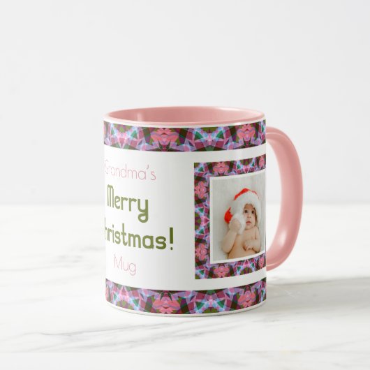 カスタムおばあちゃんのピンクのメリークリスマスフォトティー マグカップ (正面右)