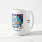 カスタムおもしろい子なし猫レディースKAMALA 2024 コーヒーマグカップ (正面右)