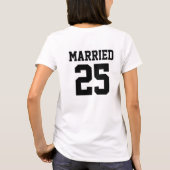 カスタムたった今結婚しましたの結婚新郎新婦カップル Tシャツ (裏面)