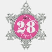 カスタムでパーソナライズなピンクのバレーボールのオーナメント スノーフレークピューターオーナメント (正面)